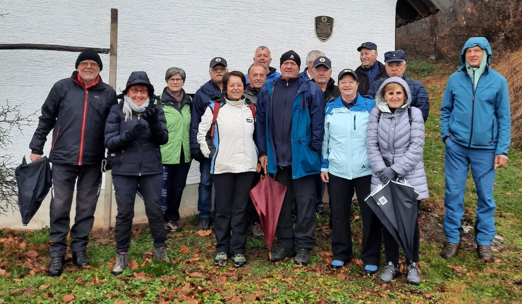 Pohod po poteh tajnih skladišč orožja