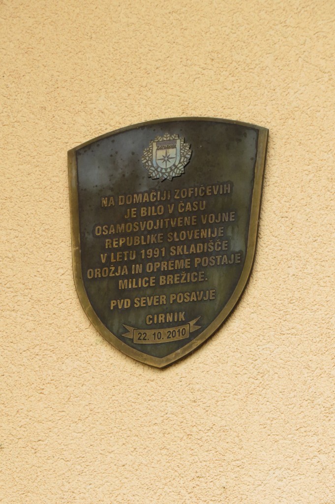 spominska plošča na hiši Zofičevih